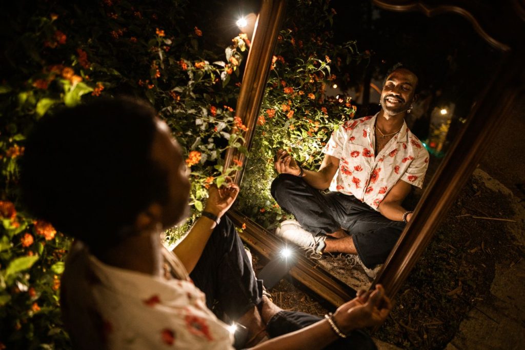 Mirror Self Reflection