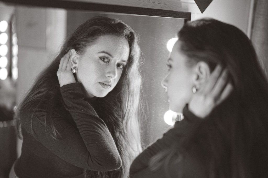 Mirror Self Reflection