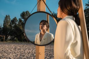 Mirror Self Reflection